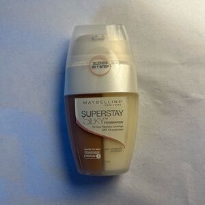 Maybelline SuperStay Silky Foundation - Medium beige Shade Medium 3